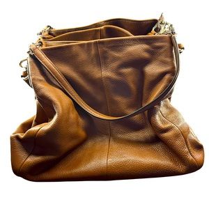 COACH: Brown Shoulder Bag